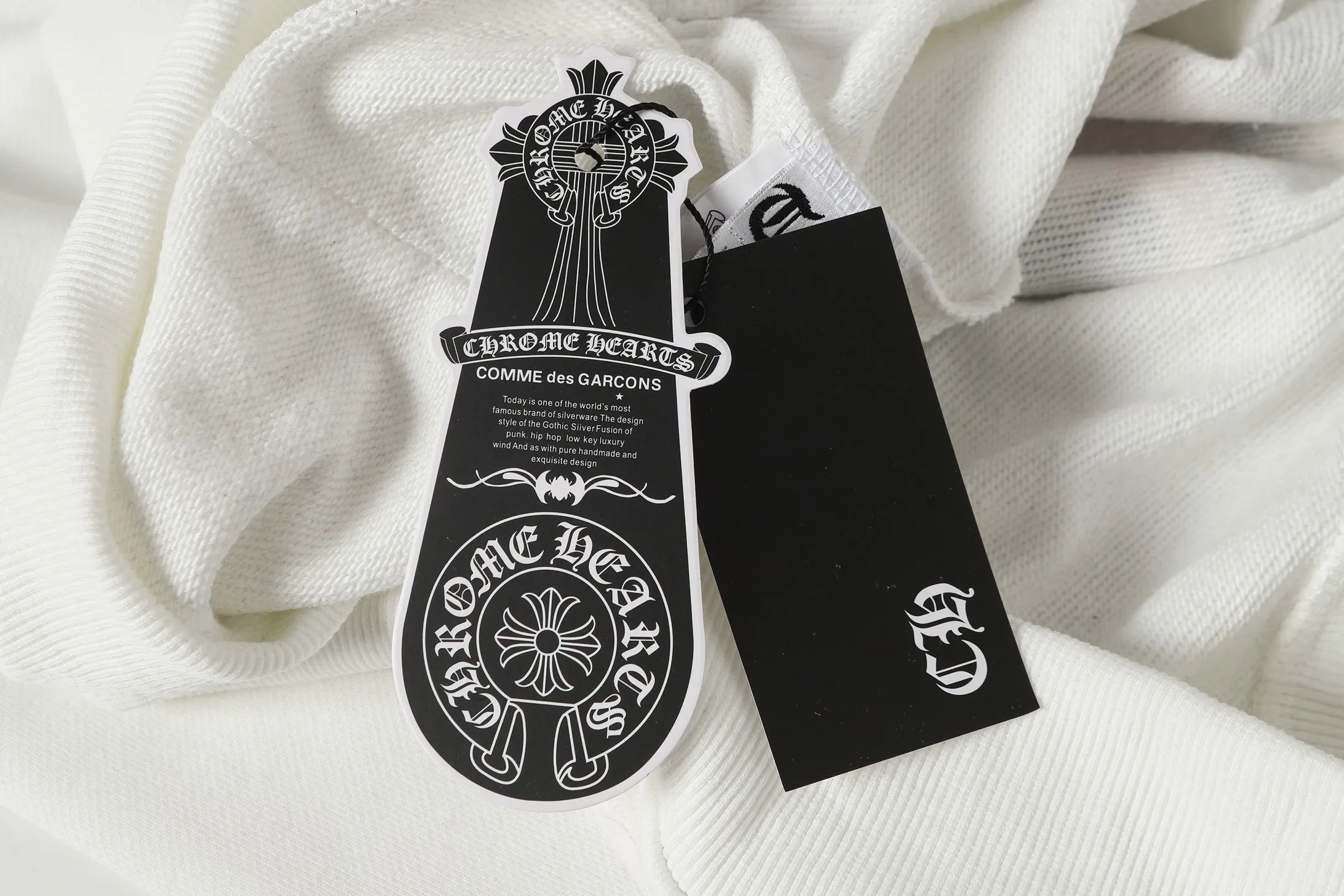 P240 3124 cross-border running quantity model. If you are pursuing quality, please place an order. -Chrome Hearts/Chrome Hearts Colorful Sanskrit Printed Hoodie -High weight, high density and high quality. The wool is soft, delicate and skin-friendly. It feels soft and silky. It has excellent warmth and skin-friendly properties. -Size: S M L XL